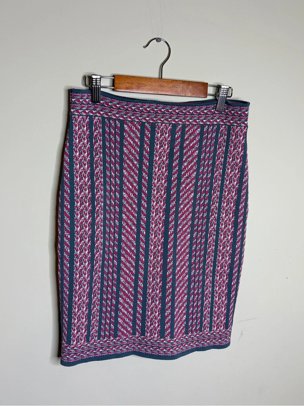 BCBGMaxazria Pink and Gray Patterned Knit Pencil Skirt Size Medium